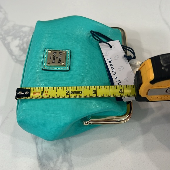 💚Cute.DOONEY & BOURKE KISSLOCK Coin & Card HOLDER.. - Picture 10 of 16